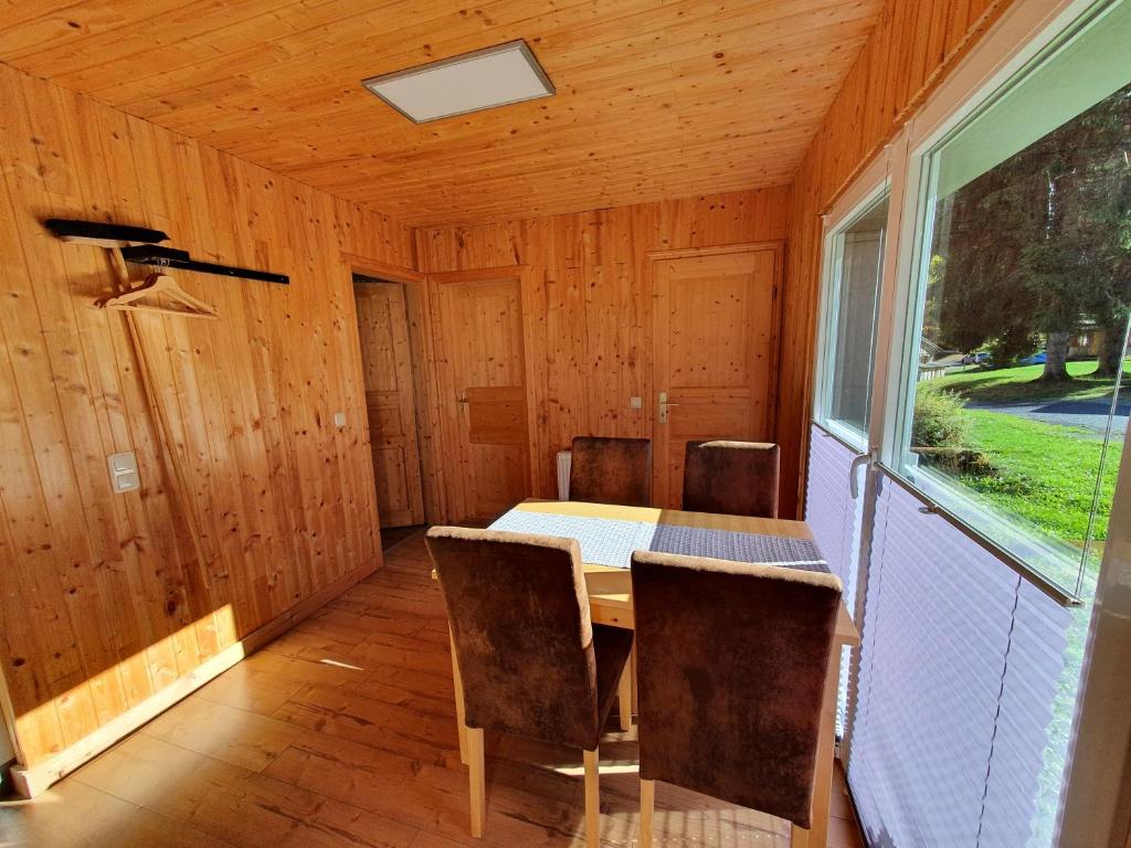Ferienhäuser & Bungalows - Naturcamp Meyersgrund im Thüringer Wald - Twee Slaapkamers Huis