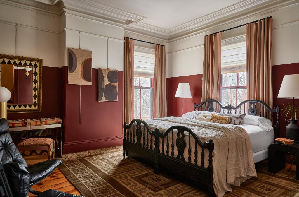 Blind Tiger Portland - Carleton Street Guest House photo