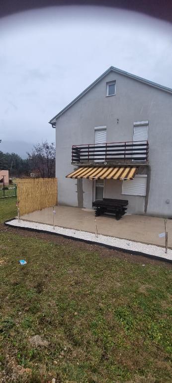 Budova, kde se prázdninový dům nachází