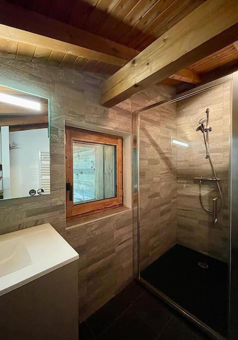 Kúpeľňa v ubytovaní Chalet de luxe sur les pistes - 5 chambres