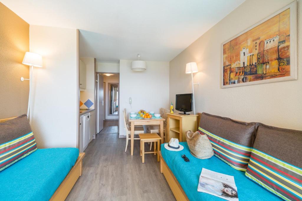 
Studio with Sleeping Alcove and Terrace or Balcony (5 People)
