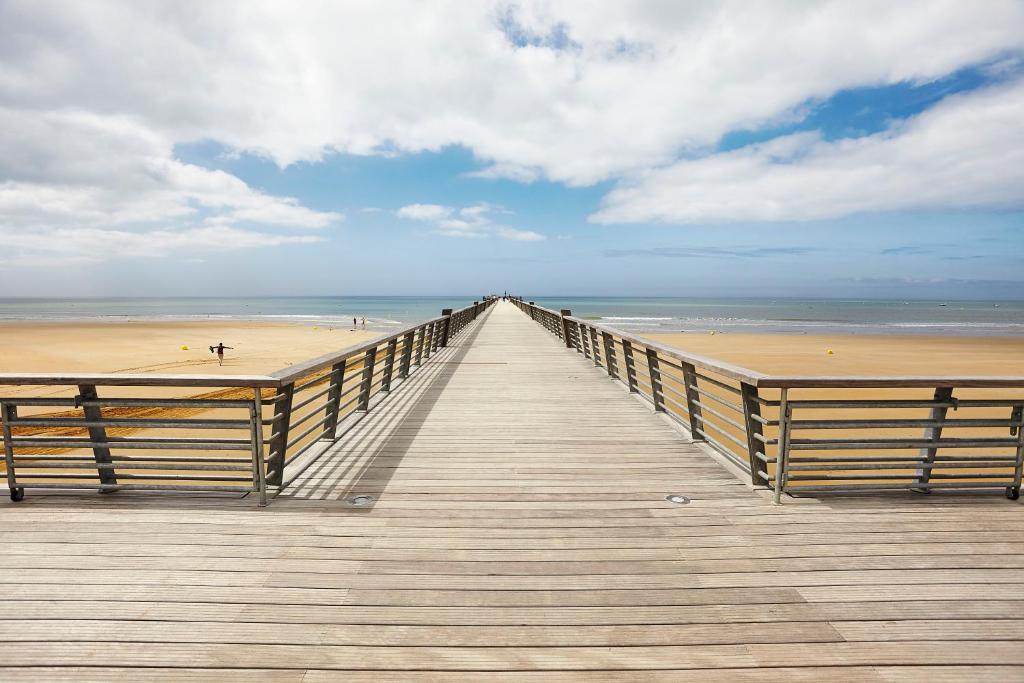 Een strand bij of vlak bij de camping