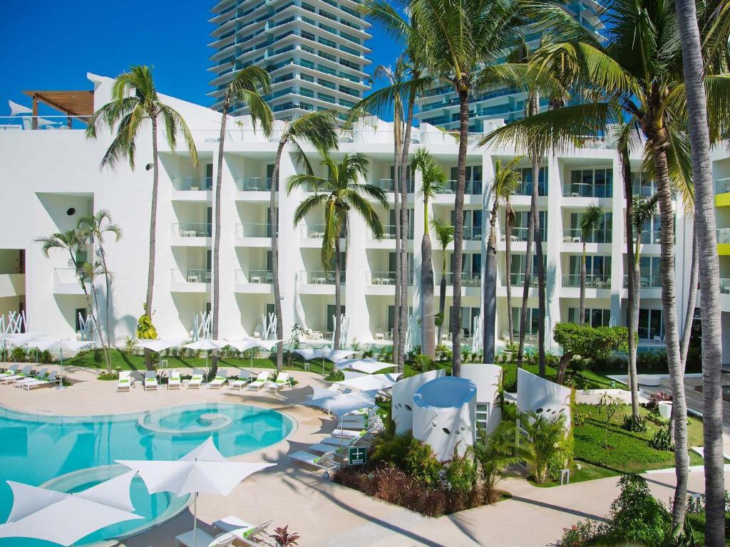 Bazén v ubytování Krystal Grand Puerto Vallarta - All Inclusive nebo v jeho okolí