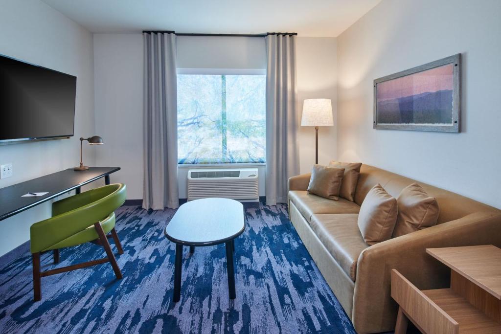 Fairfield Inn & Suites by Marriott Chicago O'Hare - Suite, 1 Koning