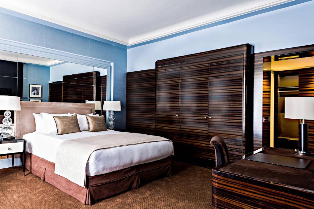 Prince de Galles, a Luxury Collection hotel, Paris - Macassar With View, 1 Bedroom Suite, City View