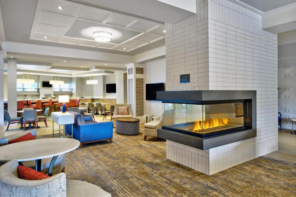 Residence Inn by Marriott Orlando at FLAMINGO CROSSINGS Town Center photo