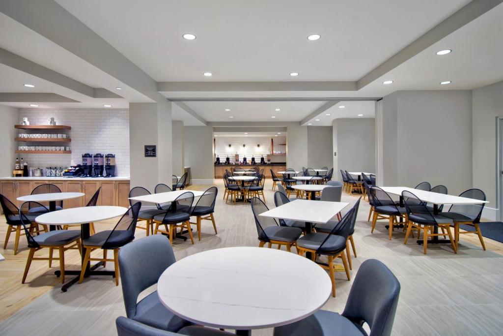 Residence Inn by Marriott Orlando at FLAMINGO CROSSINGS Town Center photo