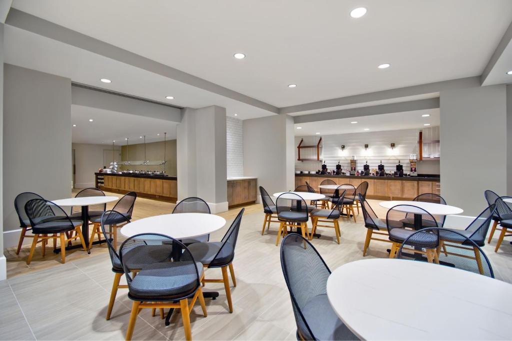 Residence Inn by Marriott Orlando at FLAMINGO CROSSINGS Town Center photo