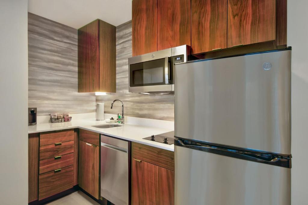 Residence Inn by Marriott Orlando at FLAMINGO CROSSINGS Town Center photo
