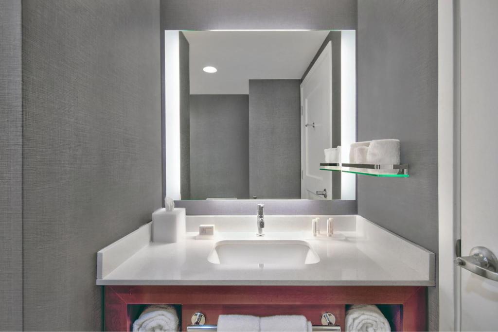 Residence Inn by Marriott Orlando at FLAMINGO CROSSINGS Town Center photo