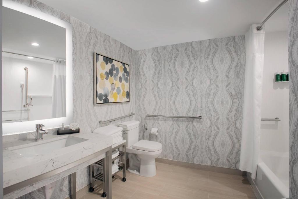 Courtyard by Marriott Miami Aventura Mall photo