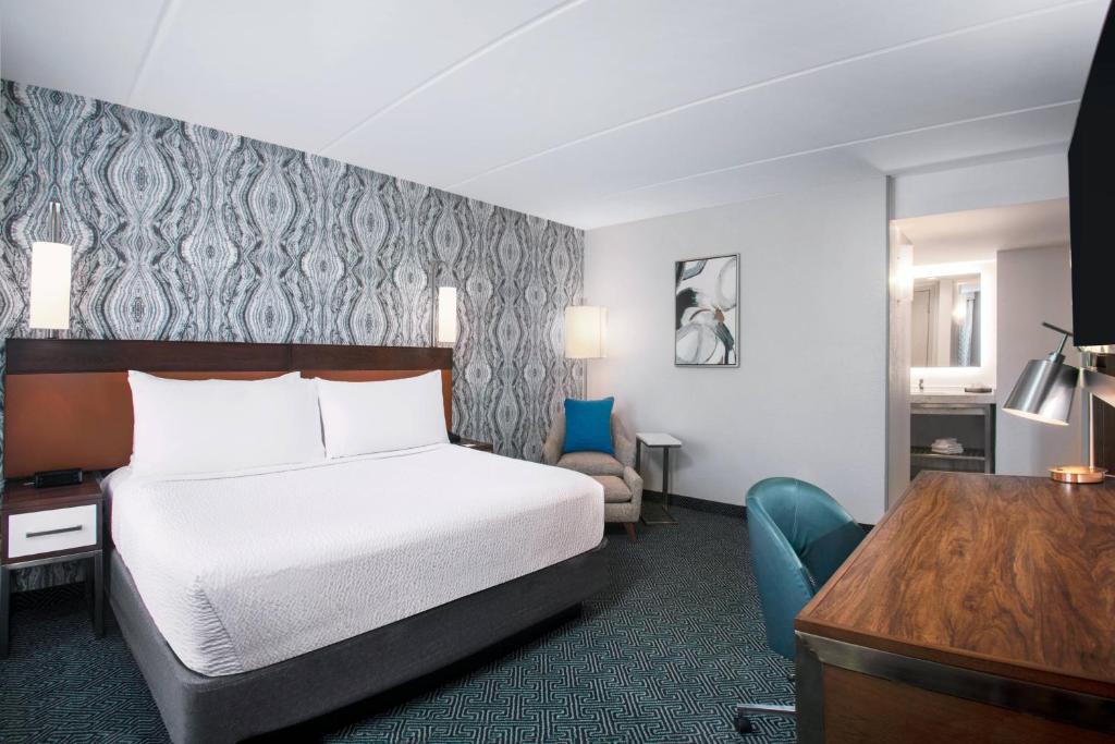 Courtyard by Marriott Miami Aventura Mall photo