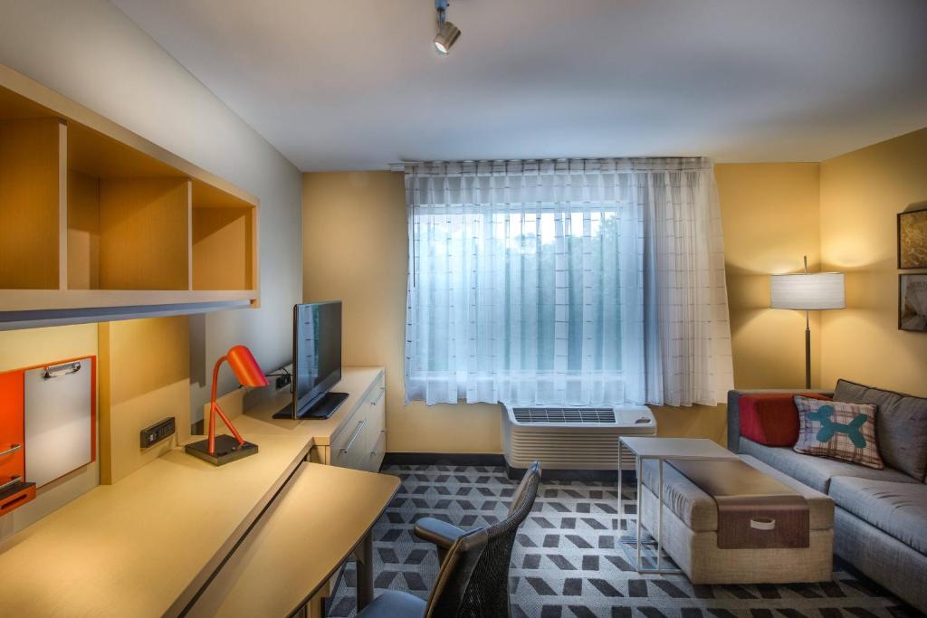 Area tempat duduk di TownePlace Suites by Marriott Goldsboro