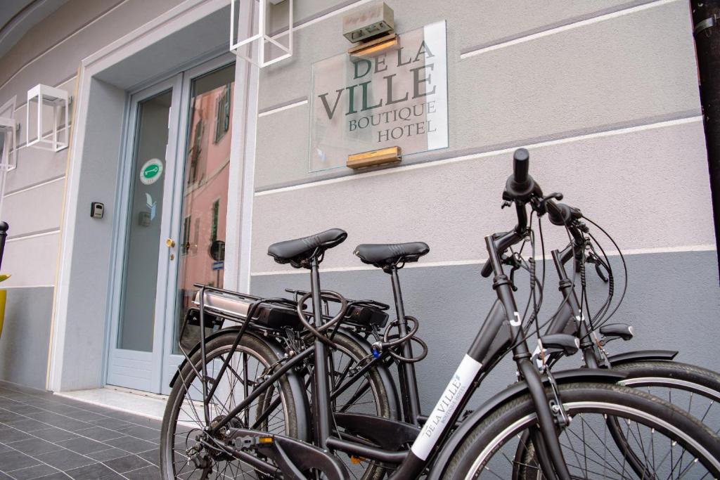 Boutique Hotel de la Villeの敷地内または近くで楽しめるサイクリング