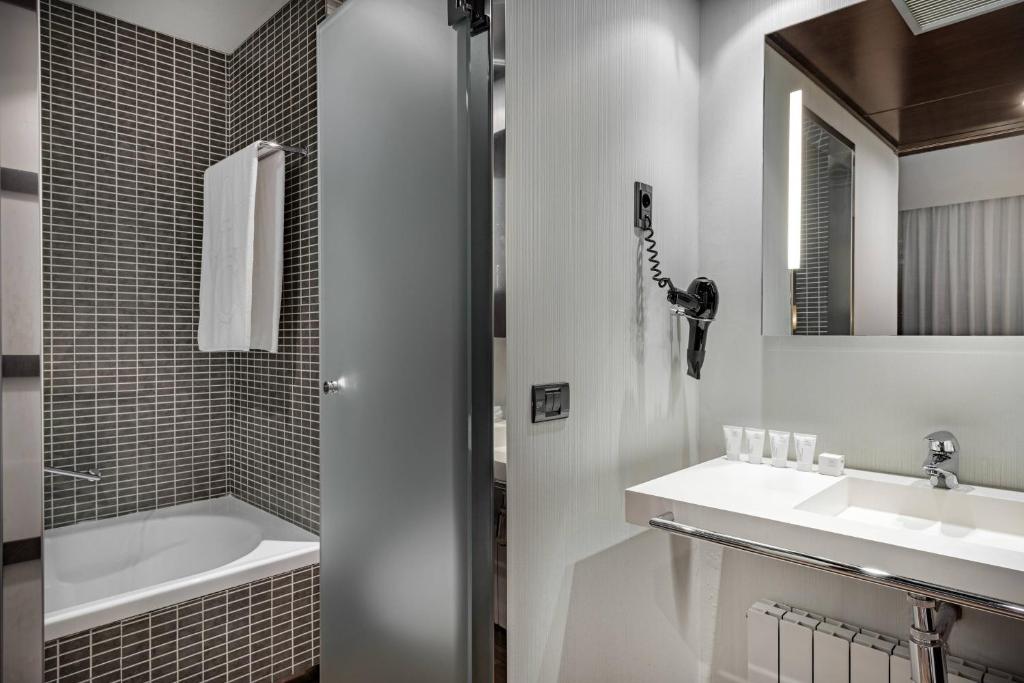 AC Hotel Burgos by Marriott - 18