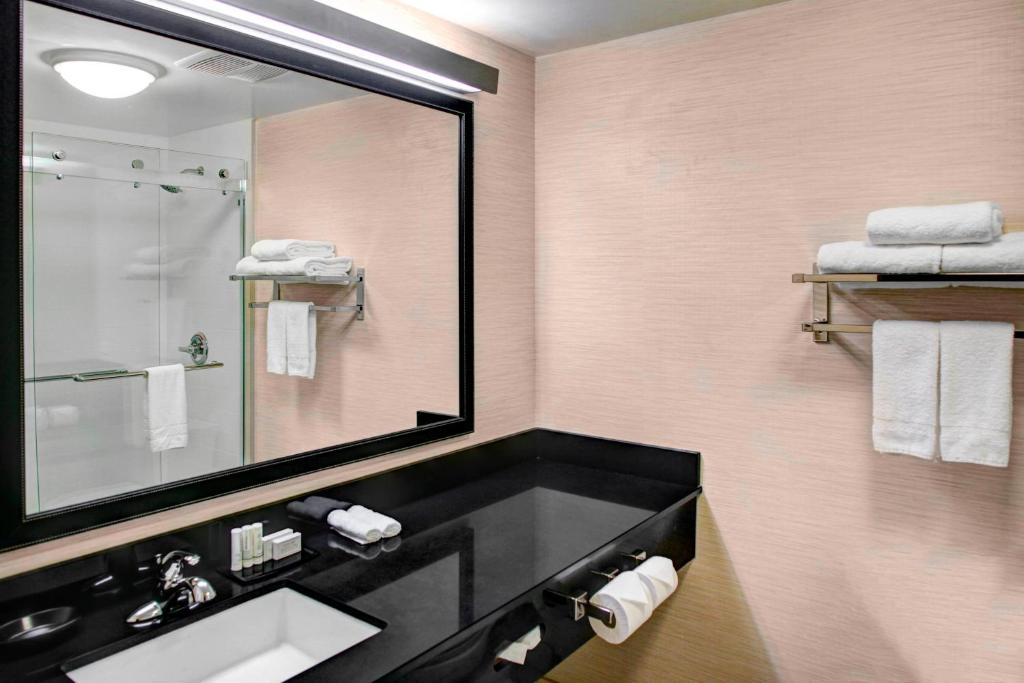 Fairfield Inn & Suites by Marriott Los Angeles LAX/El Segundo - Cuarto King