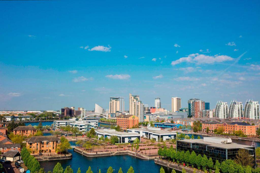 AC Hotel by Marriott Manchester Salford Quays - Resim 11