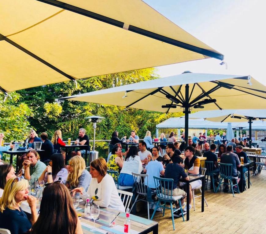 Oaklands Hotel - Resim 6