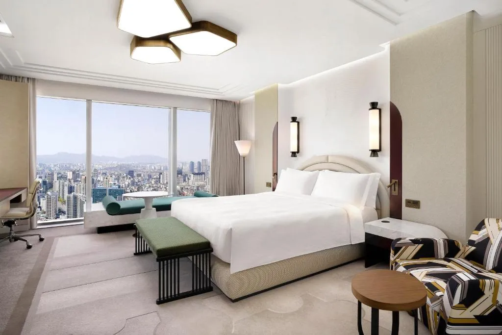 Grand Masters King Room with City View