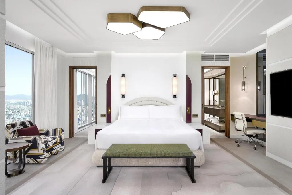 Grand Masters Bay King Room with City View