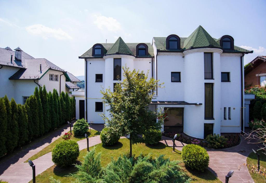 Guest House Panorama Aqualux - Quadruple Room With Garden View