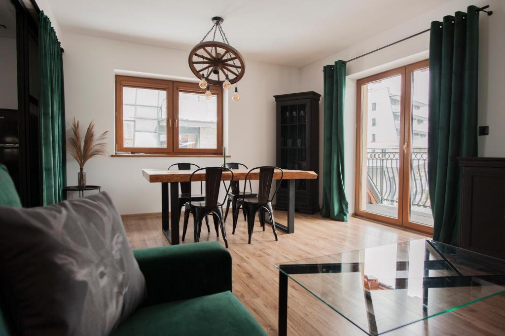 Posedenie v ubytovaní KANIA Apartamenty - Zakopane