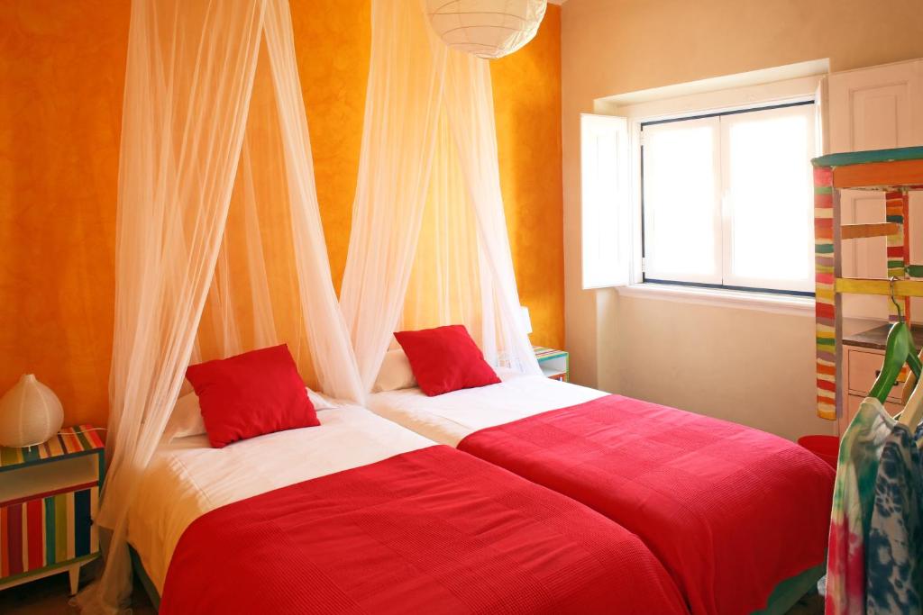 Chill in Ericeira Surf House - 11