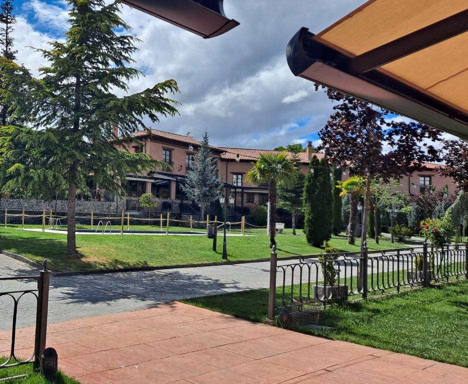 Palacio del Conde de Rebolledo, Villaviciosa de la Ribera ...