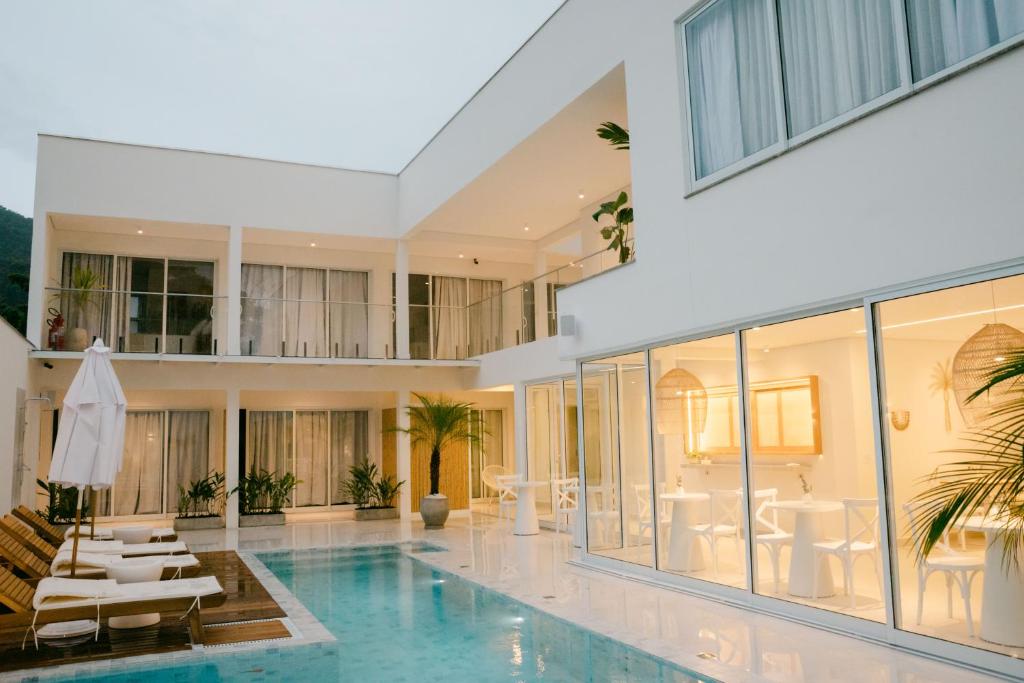 A piscina localizada em Olisa Hotel Boutique ou nos arredores