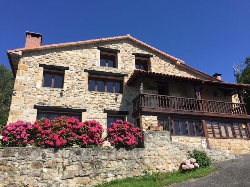 Το κτήριο όπου στεγάζεται  η παραθεριστική κατοικία