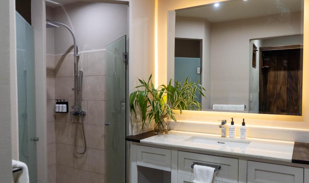 Koupelna v ubytování Valle Escondido Wellness Resort