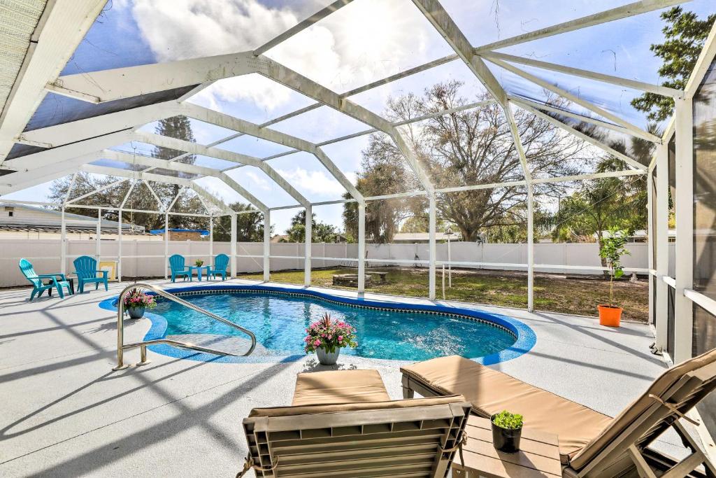 Bradenton Vacation Rental with Pool and Yard!, Bradenton Prezzi