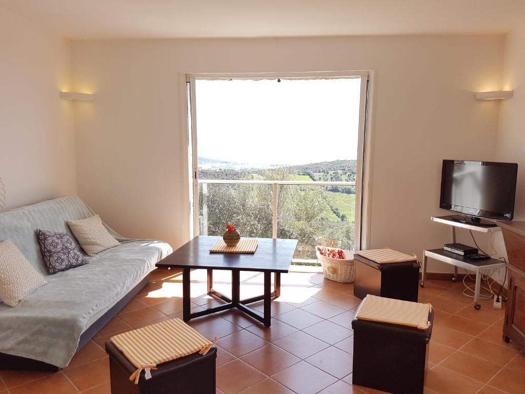 Fotografie z fotogalerie ubytování Grande Villa Vue Exceptionnelle Mer v destinaci Serra-di-Ferro