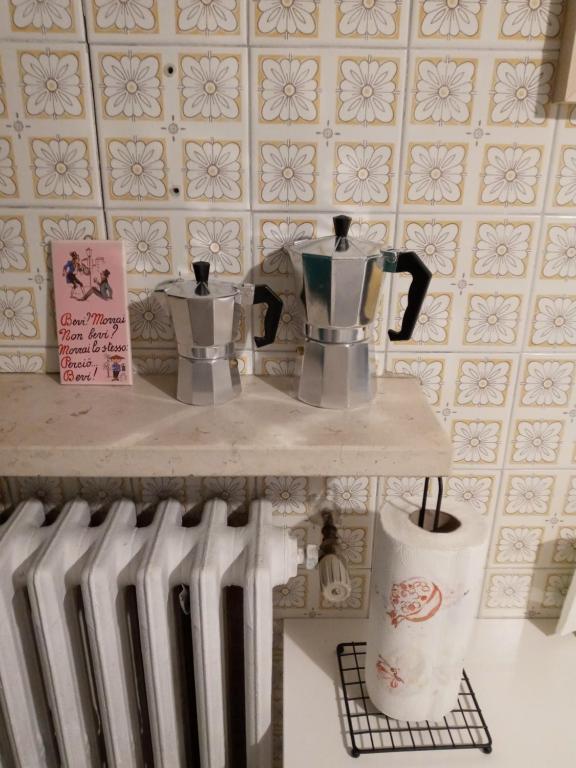 Coffee and tea making facilities at Sara