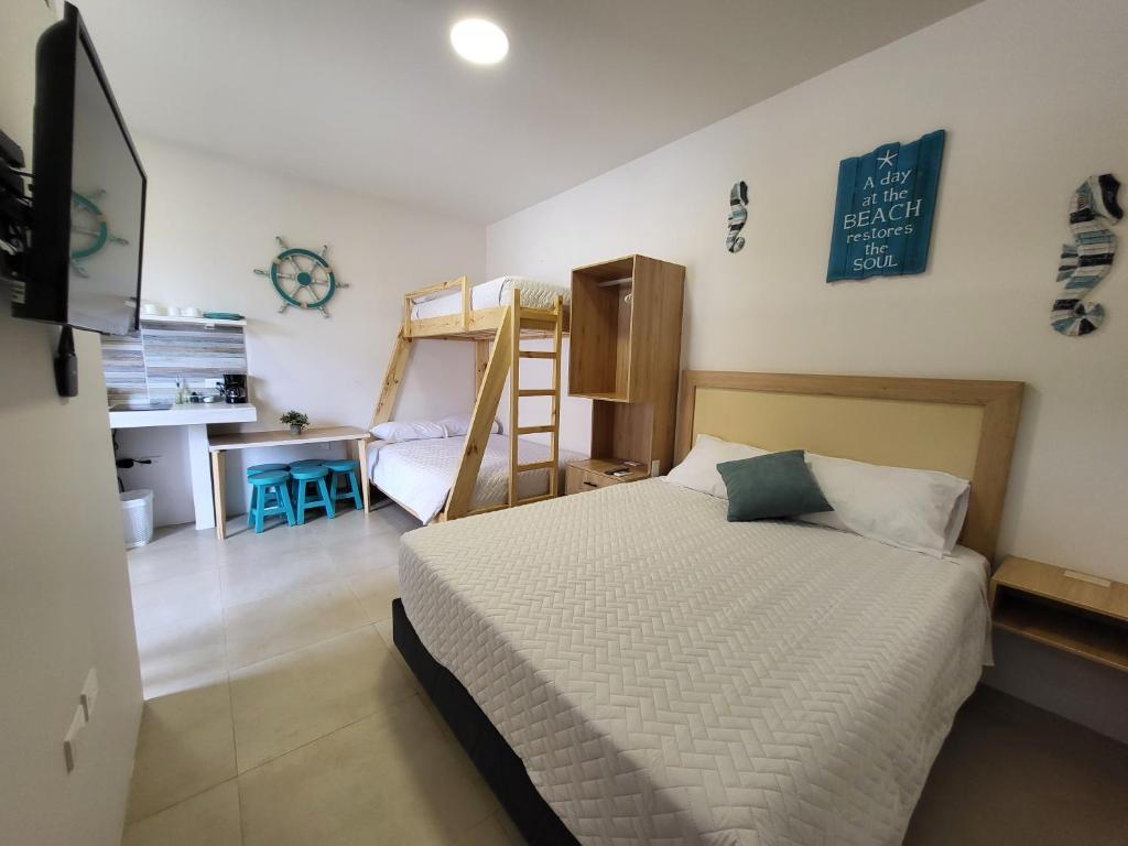 SUITES BRISAMAR PLAYA SANTA MARIANITA Manta