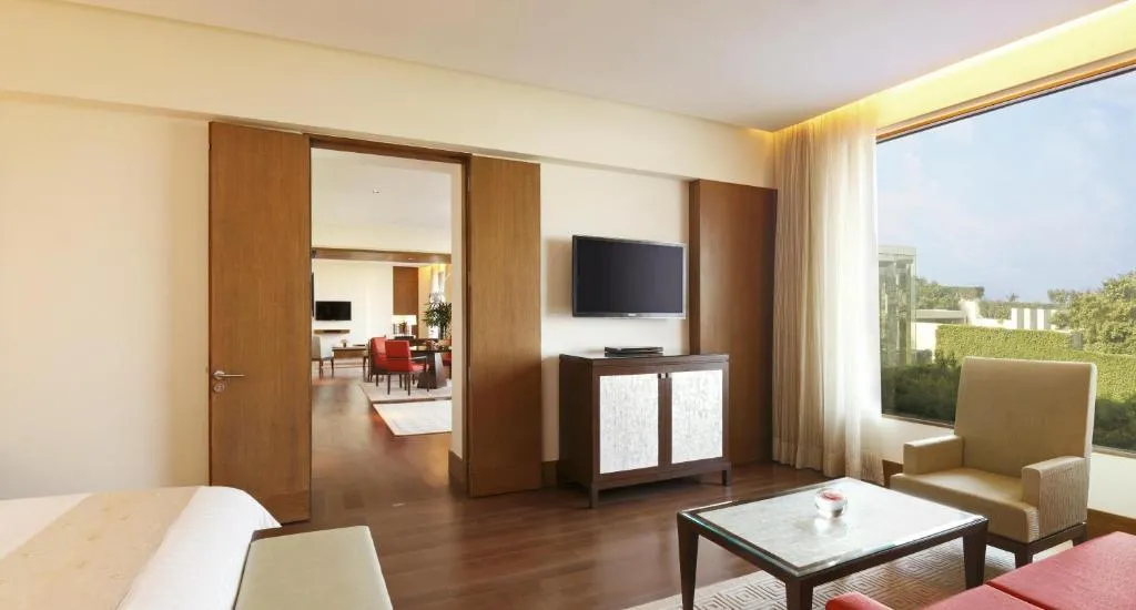 Luxury Suite With Two Way Airport Transfers