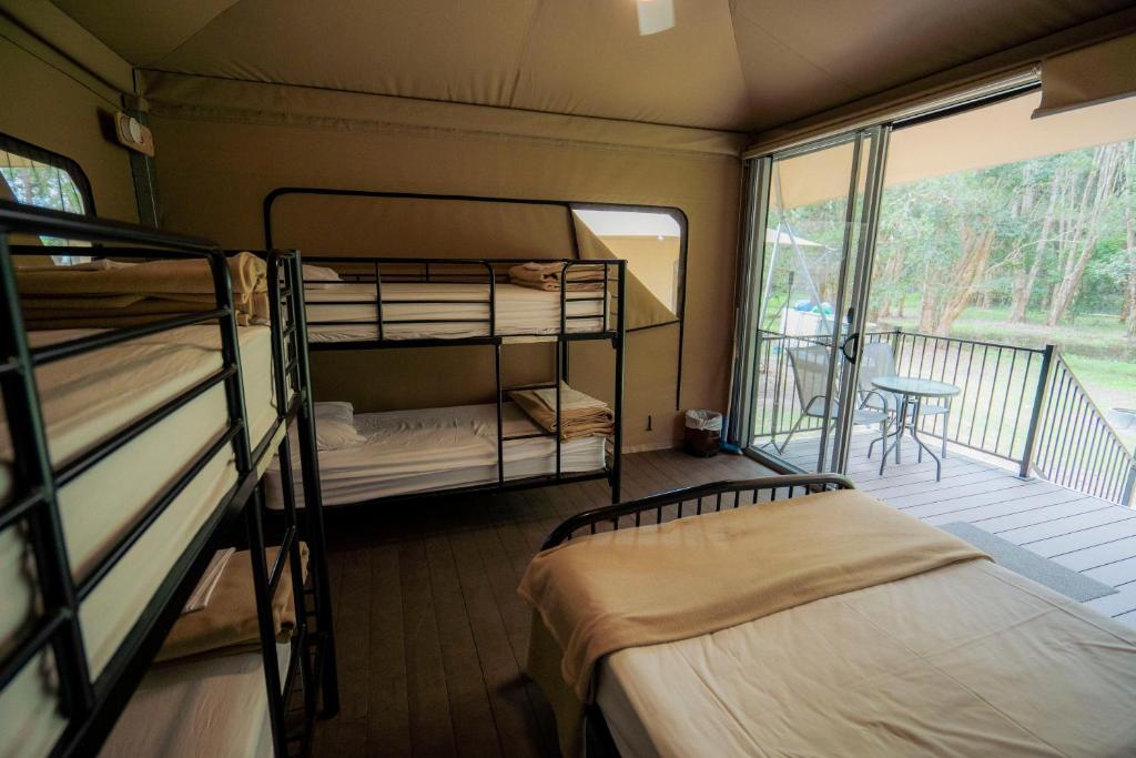 Letto o letti in una camera di Habitat Noosa