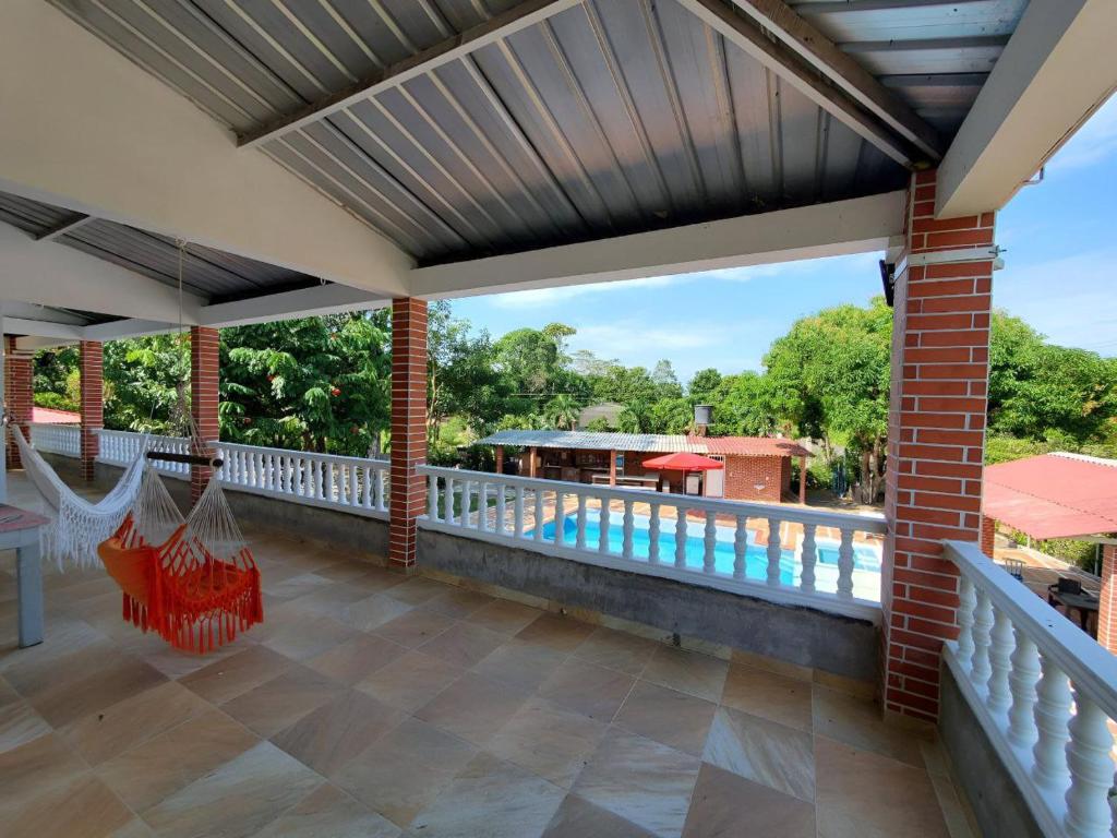 สระว่ายน้ำที่อยู่ใกล้ ๆ หรือใน Casa vacacional Villavicencio Lacanti