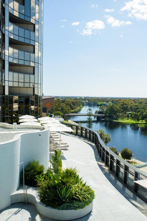 Eos by SkyCity - Resim 1