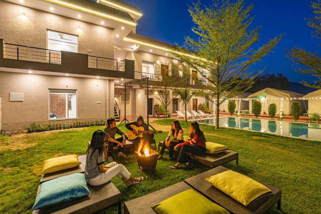 Bazén v ubytování Zostel Homes Pushkar nebo v jeho okolí