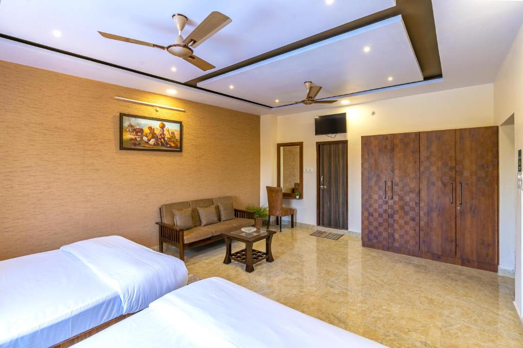 Zostel Homes Pushkar - Deluxe Family Room