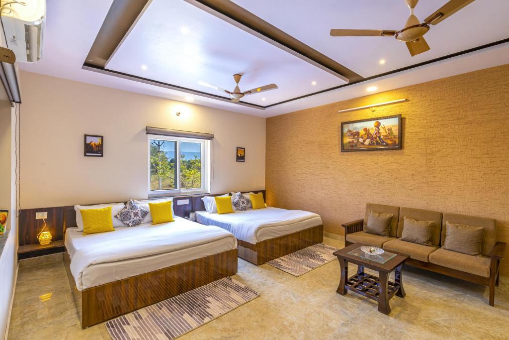 Postel nebo postele na pokoji v ubytování Zostel Homes Pushkar