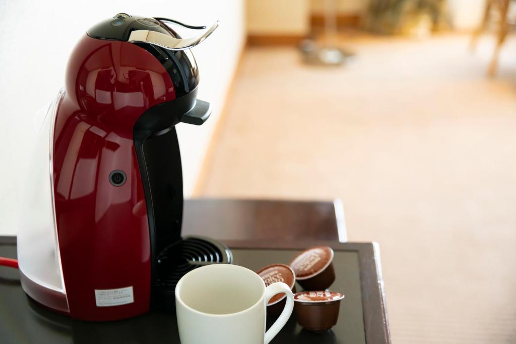 Příslušenství pro přípravu čaje a kávy v ubytování Isawa Tokiwa Hotel