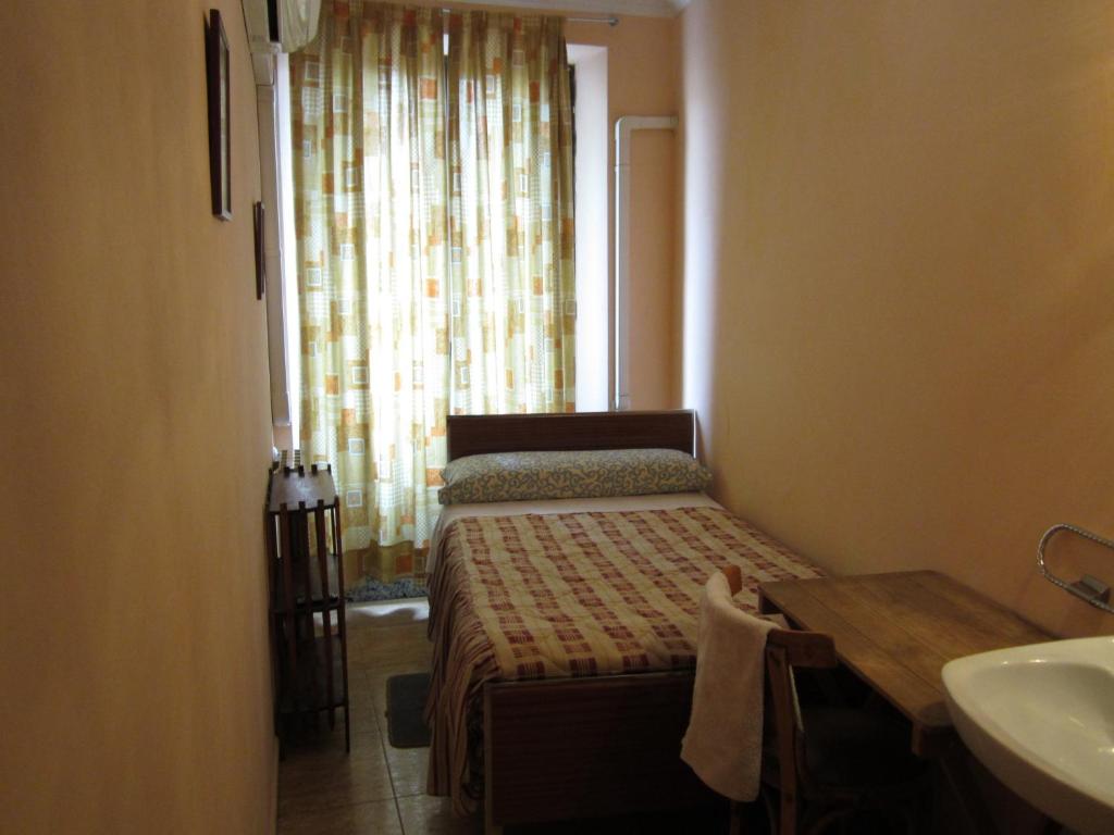 Pensión Mollo - Single Room With Shared Bathroom