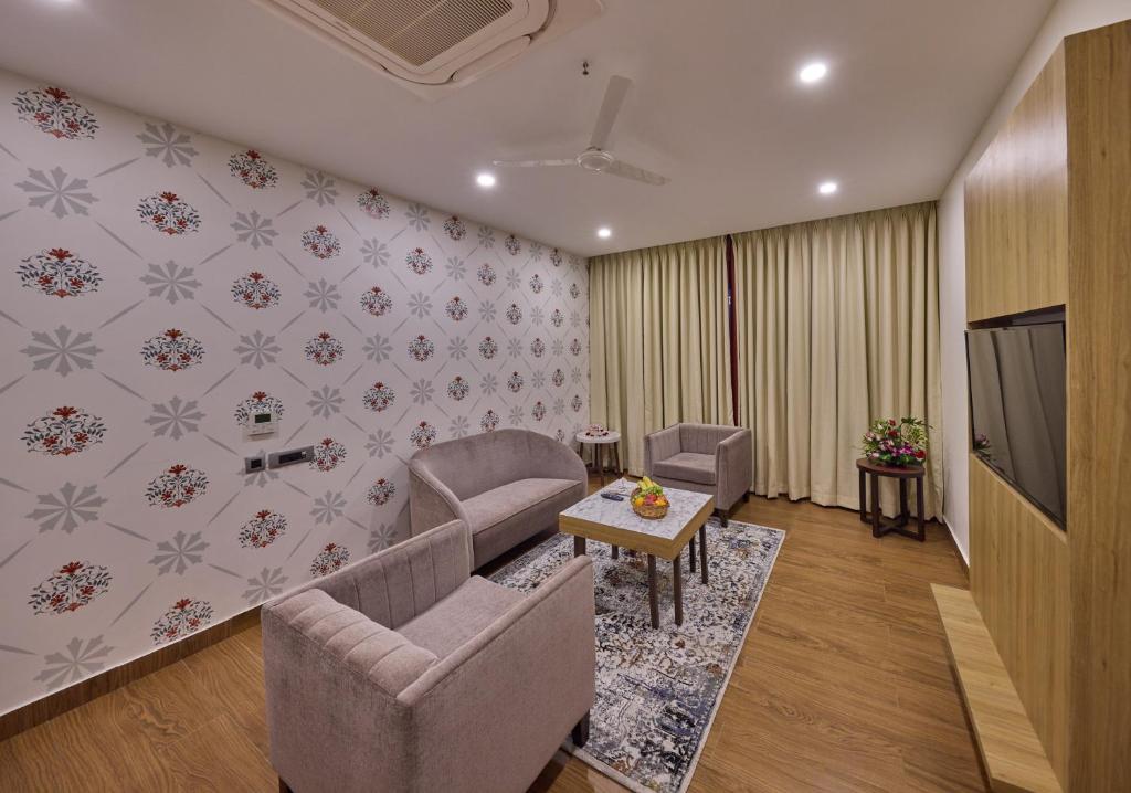Posezení v ubytování Golden Tulip Tirupati