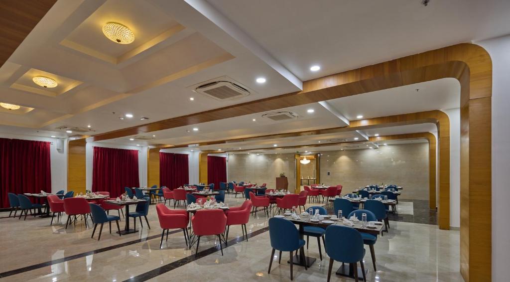 Restaurace v ubytování Golden Tulip Tirupati