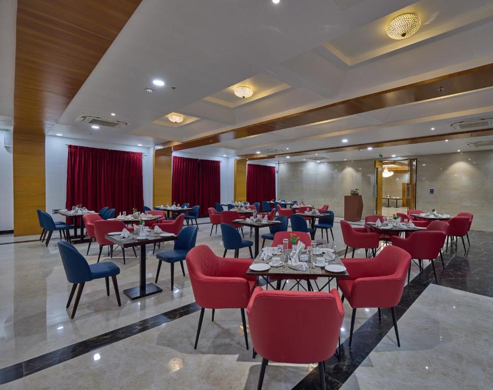 Restaurace v ubytování Golden Tulip Tirupati