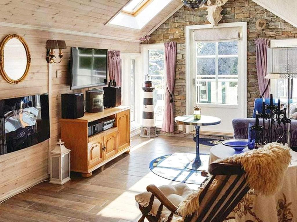TV a/nebo společenská místnost v ubytování Holiday home skudeneshavn II