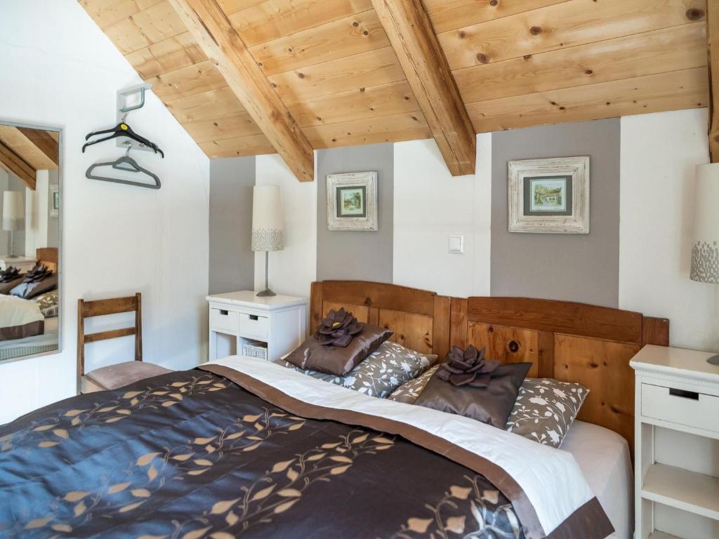 Postel nebo postele na pokoji v ubytování Chalet in Rangersdorf near Ski Slopes