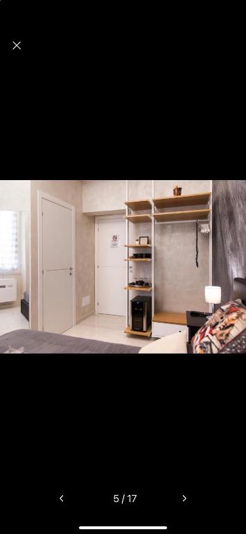 A kitchen or kitchenette at Gold House
